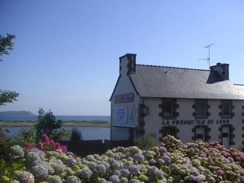La Presqu' Ile Du Lenn Face A La Mer Lejlighed Louannec Eksteriør billede